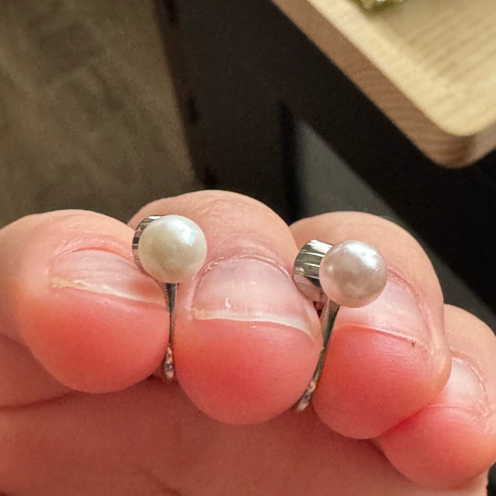 Elegant Silver Pearl Ring Set